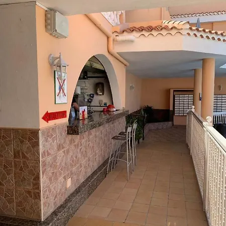 Cosy With An Amazing Ocean View, Wifi And Heated Pool. *