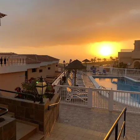 Cosy With An Amazing Ocean View, Wifi And Heated Pool. Costa Adeje (Tenerife)